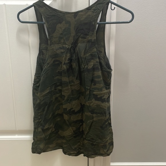 3/$15 Camo Guess tank top - Picture 3 of 3